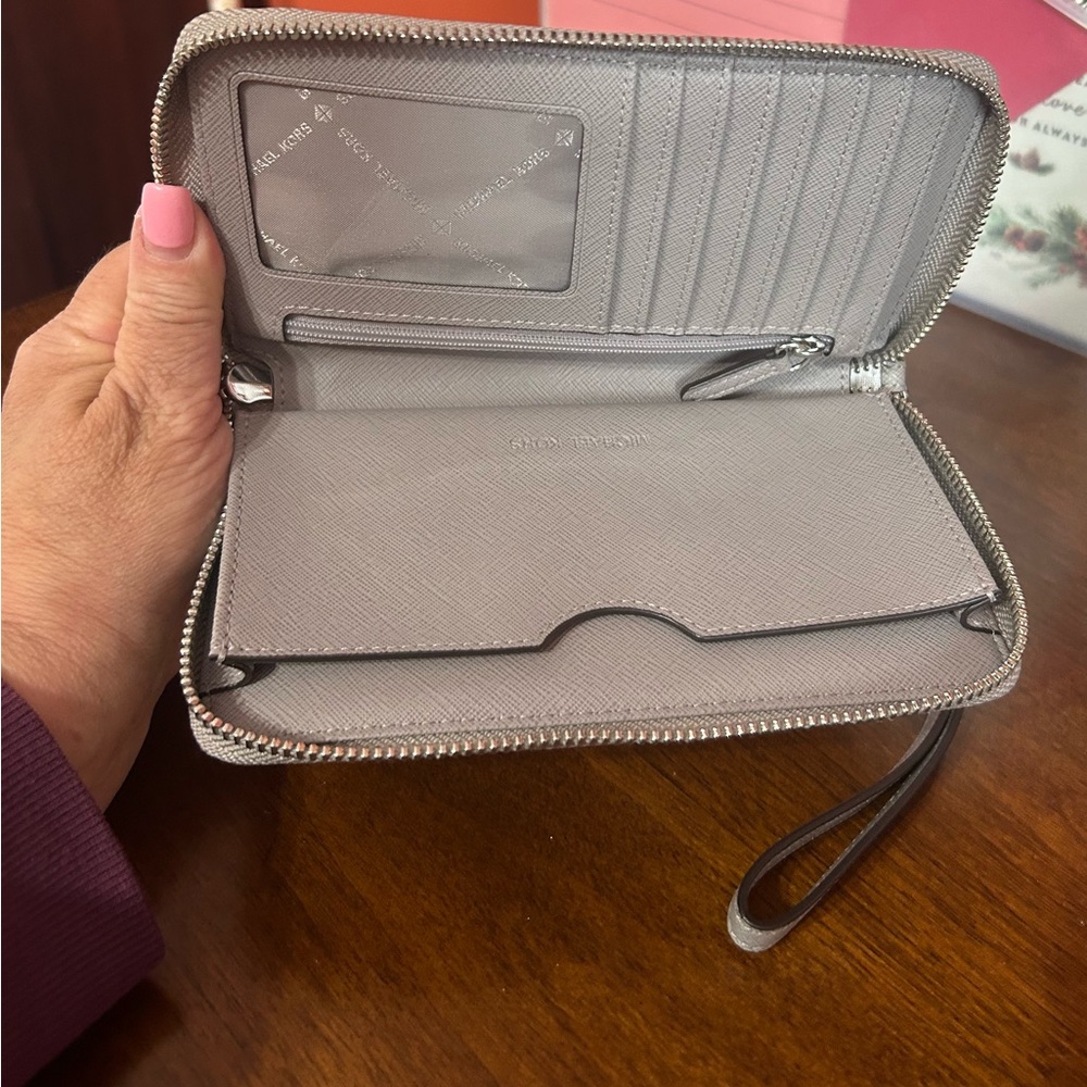 Michael Kors White and Gray Signature Wristlet Wallet - Picture 4 of 4